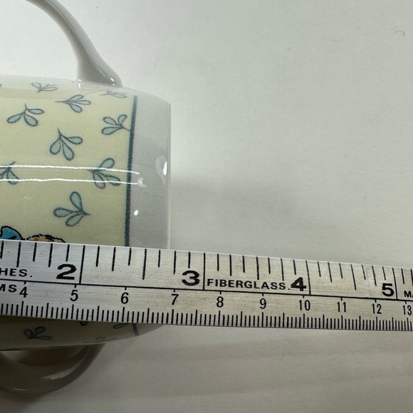 Vintage PETER RABBIT TEA TIME Two Handled Mug WEDGWOOD England 1996 w/Box - Picture 4 of 9